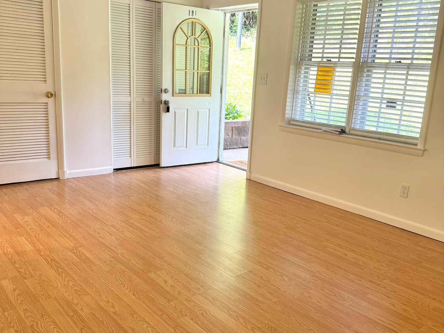 1 bed, 640 sqft, $1,300 — Photo 4