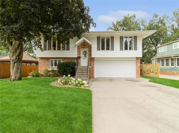 1127 W 9th St S, Newton, IA 50208