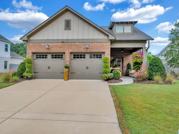 1453 Woodridge Pl, Gardendale, AL 35071