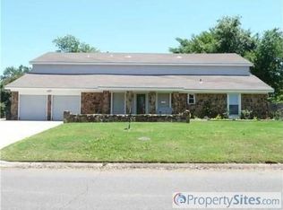 2824 Robin Rd, Midwest City, OK 73110
