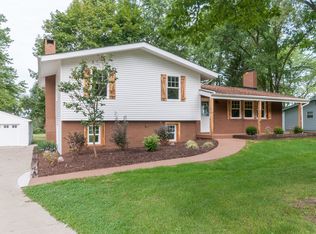 3927 Ridge Rd, Cortland, OH 44410