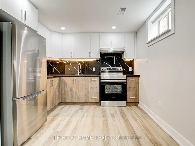 265 Dearborn Blvd — Photo 11