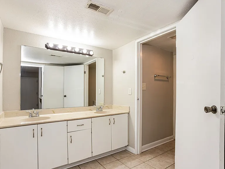 Ridge Terrace Apartments — Photo 17