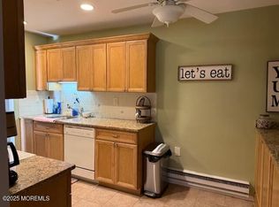 17 Pine Cluster Cir UNIT H, Manalapan, NJ