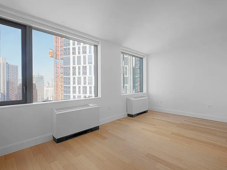 10 City Point #36A — Photo 2