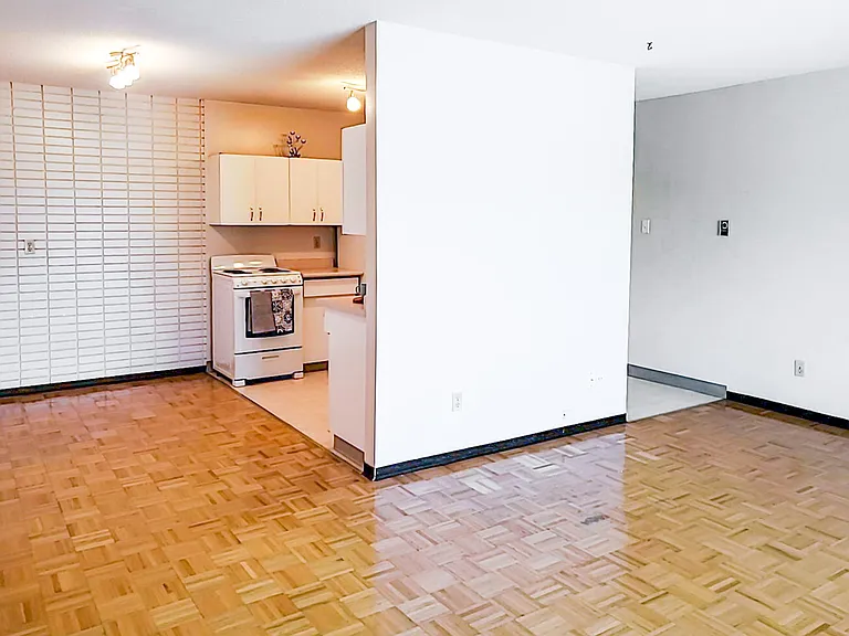 1025 Munroe Ave #202 — Photo 5
