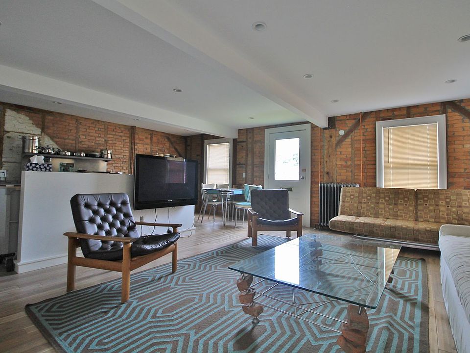 1st image of 154 Broadway #1