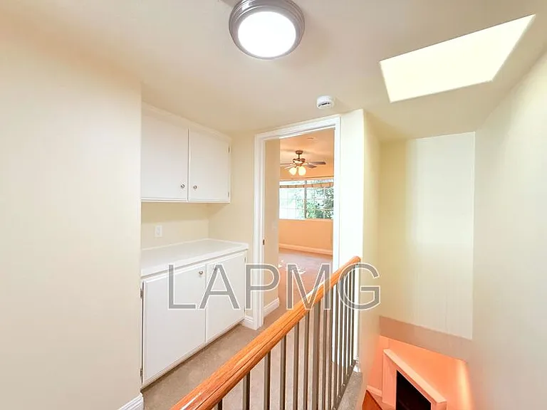 12217 Moorpark St #9 — Photo 20