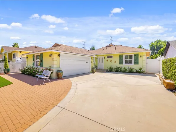 5233 Don Pio Dr, Woodland Hills, CA 91364