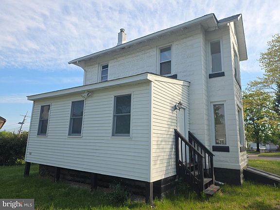 4th image of 1310 Mount Holly Rd