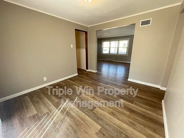 1280 Saint Catherine St — Photo 11