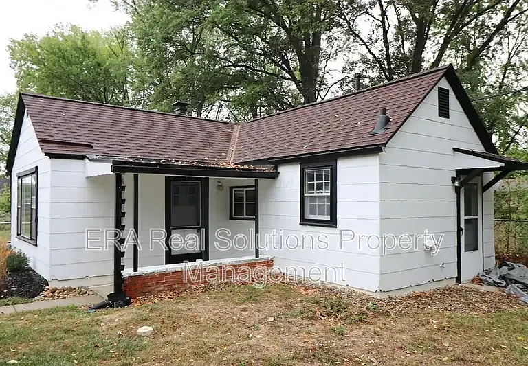 2704 Kilbourne Ave #REAR — Photo 9