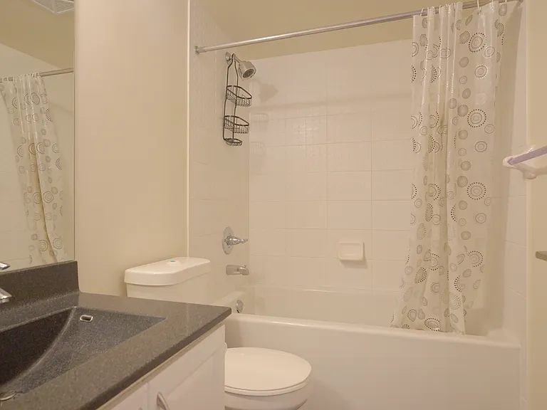 135 Village Green Sq #3925 — Photo 21