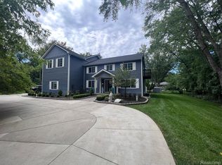 6532 Loveland St, West Bloomfield, MI