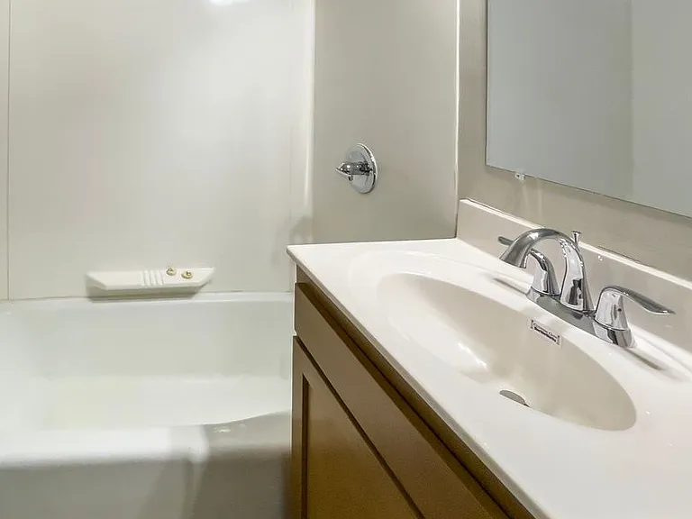 District on Oakwood - Northside Apartments — Photo 44