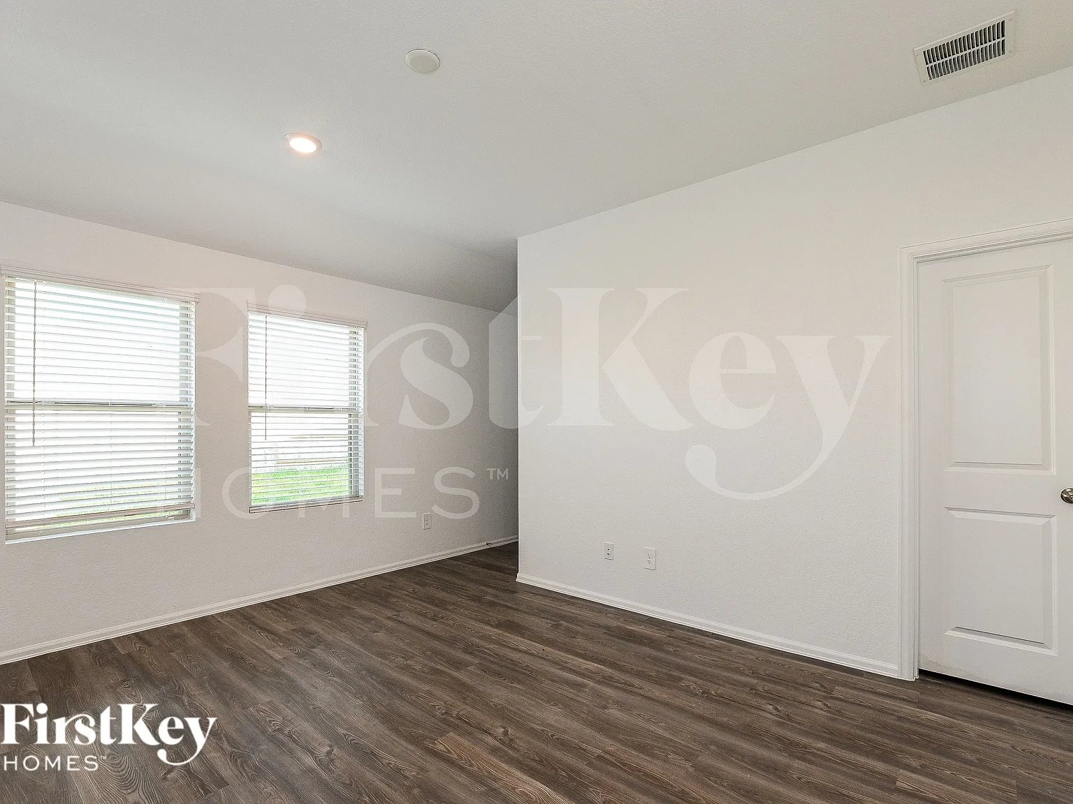 3 bed, 2.0 bath, 1230 sqft, $1,780 — Photo 4