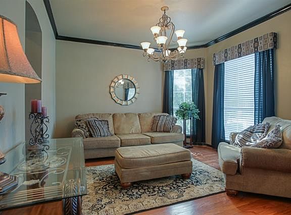 5th image of 418 Shady Valley Dr