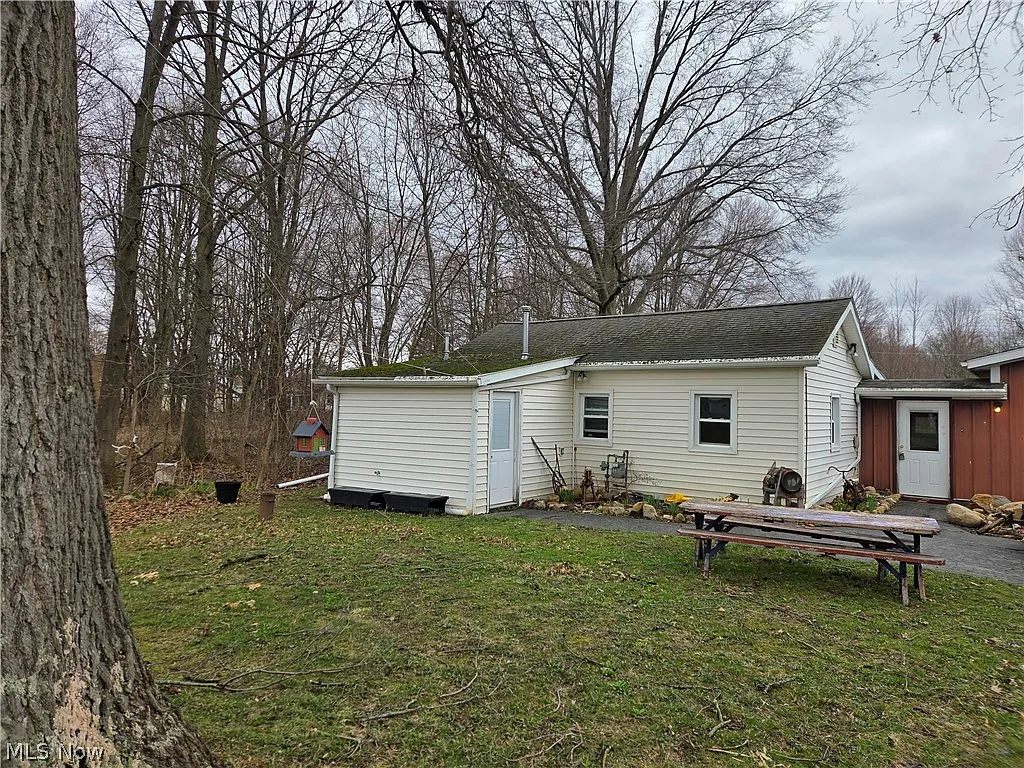 2410 Railroad St photo 1