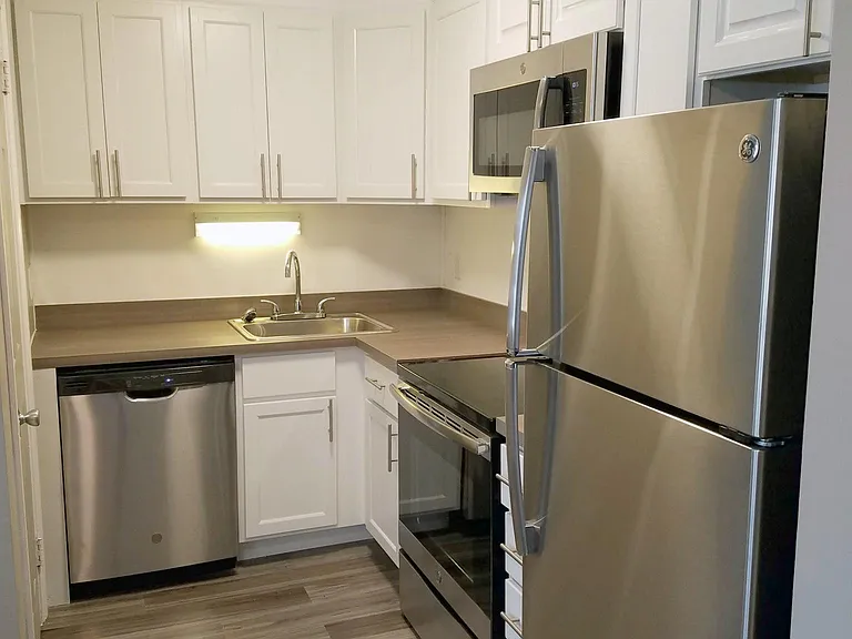 Renovated 2BR - stainless steel appliances