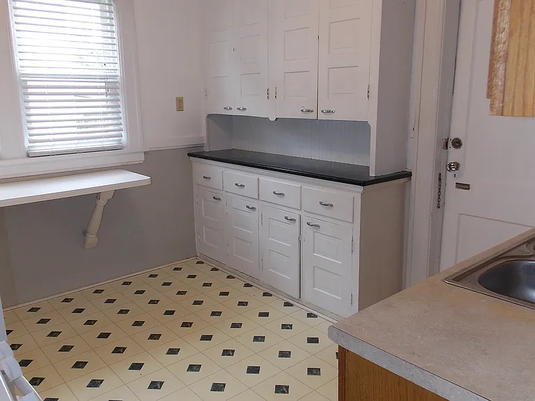 819 Cherry St — Photo 8