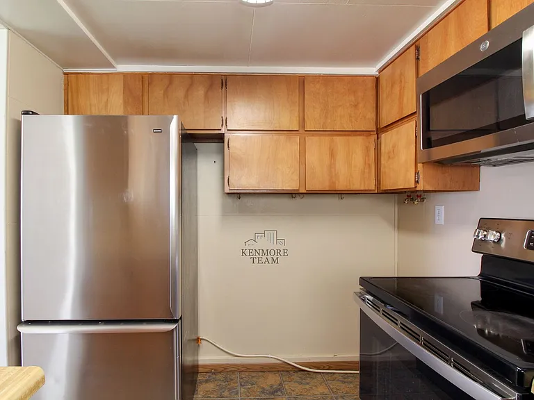 1615 Stevens Dr — Photo 5