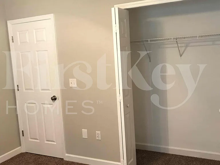 2224 Palmview Cir E — Photo 13