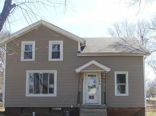 146 S Main St, Wataga, IL 61488