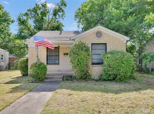1125 N Riverside Dr, Fort Worth, TX 76111