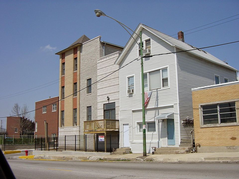 1st image of 2515 N Clybourn Ave APT 2F