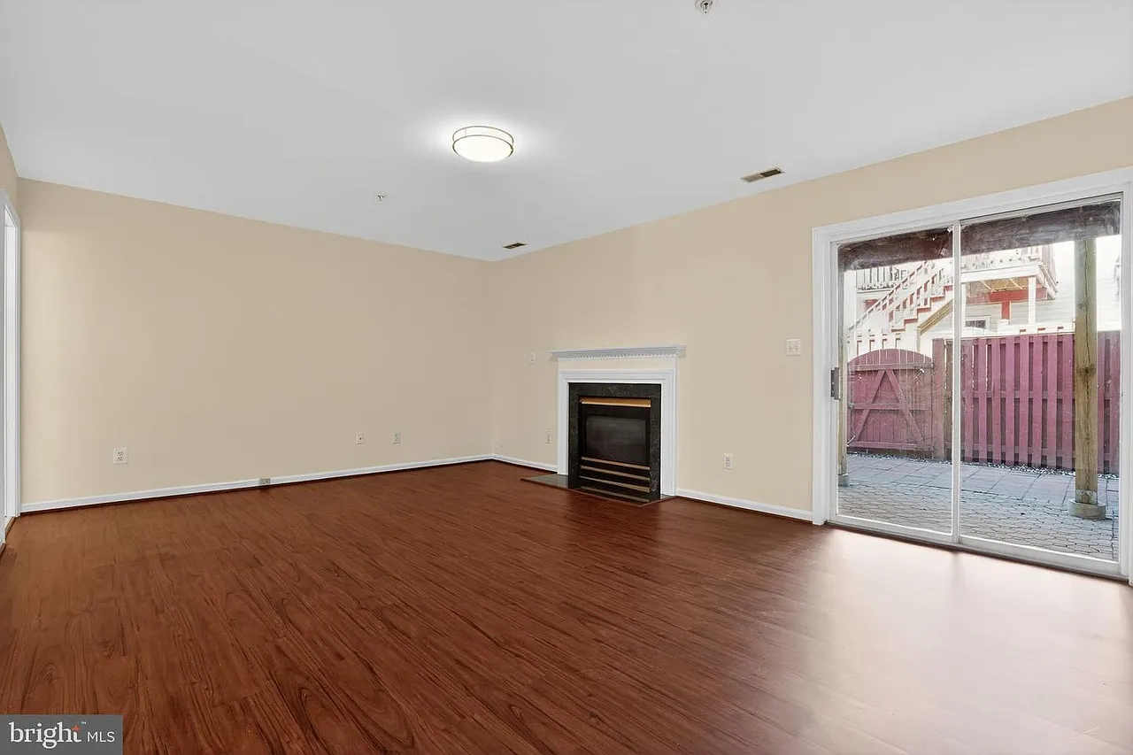 4 bed, 3.5 bath, 2234 sqft, $3,095 — Photo 4