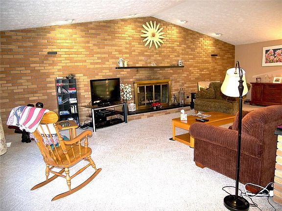 3rd image of 43 Havenwood Dr