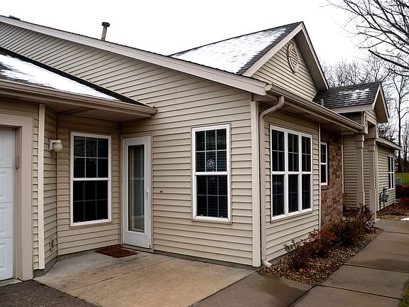 2nd image of 631 Woodland Dr