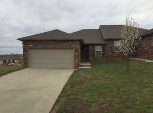 1113 N Missouri Dr, Ozark, MO 65721