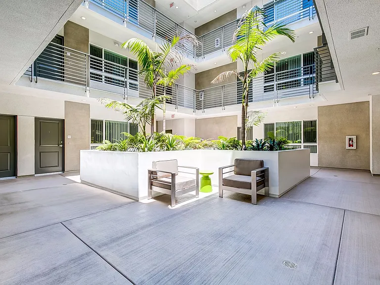 5338 Cartwright Ave — Photo 8