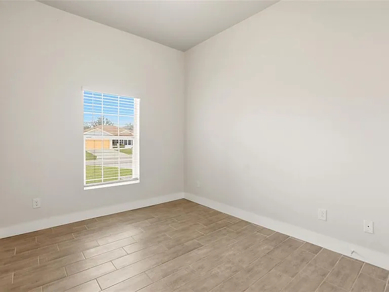 870 Columbia St — Photo 33