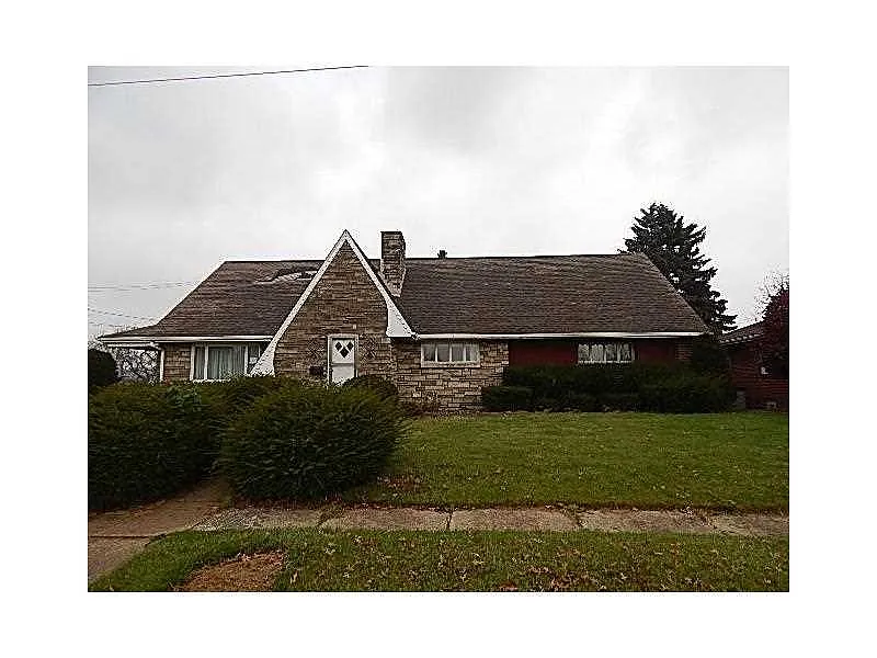 2404 Calvert St photo 1