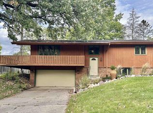 2825 Chatsworth Dr, Beloit, WI 53511