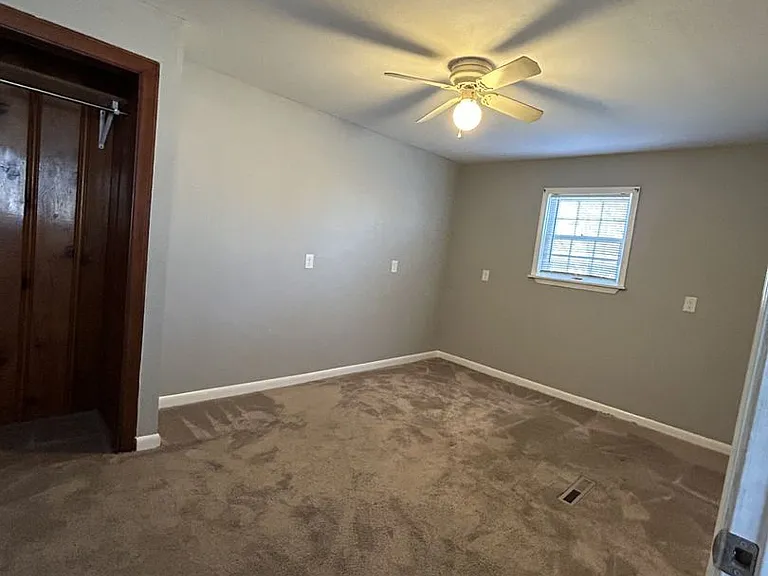 606 E Harris St — Photo 7