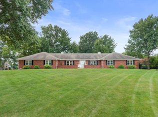2 Eastwood Dr, Saint Joseph, MO 64506
