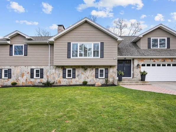 34 Alice St, Dartmouth, MA 02747