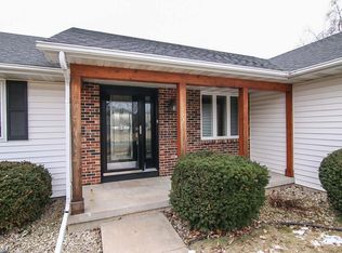 740 Terrace Ridge Dr, Cottage Grove, WI 53527