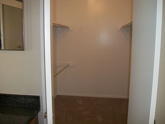 3rd image of 1590 Weyland Dr APT 308