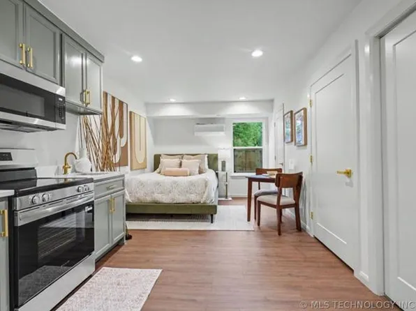 Neon Quarter Townhomes, 1379 E 13th St S, Tulsa, OK 74112