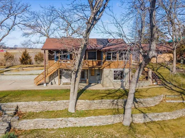 2972 Asherton Ave, Nashua, IA 50658
