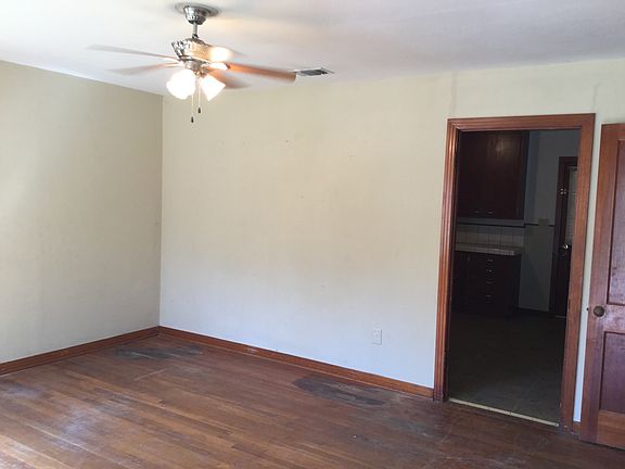 5th image of 218 W Wolfe St