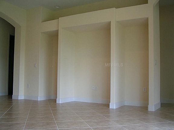 4th image of 13146 Linzia Ln