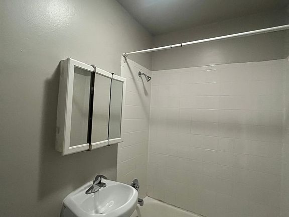 3rd image of 2536 Overlook Rd #104