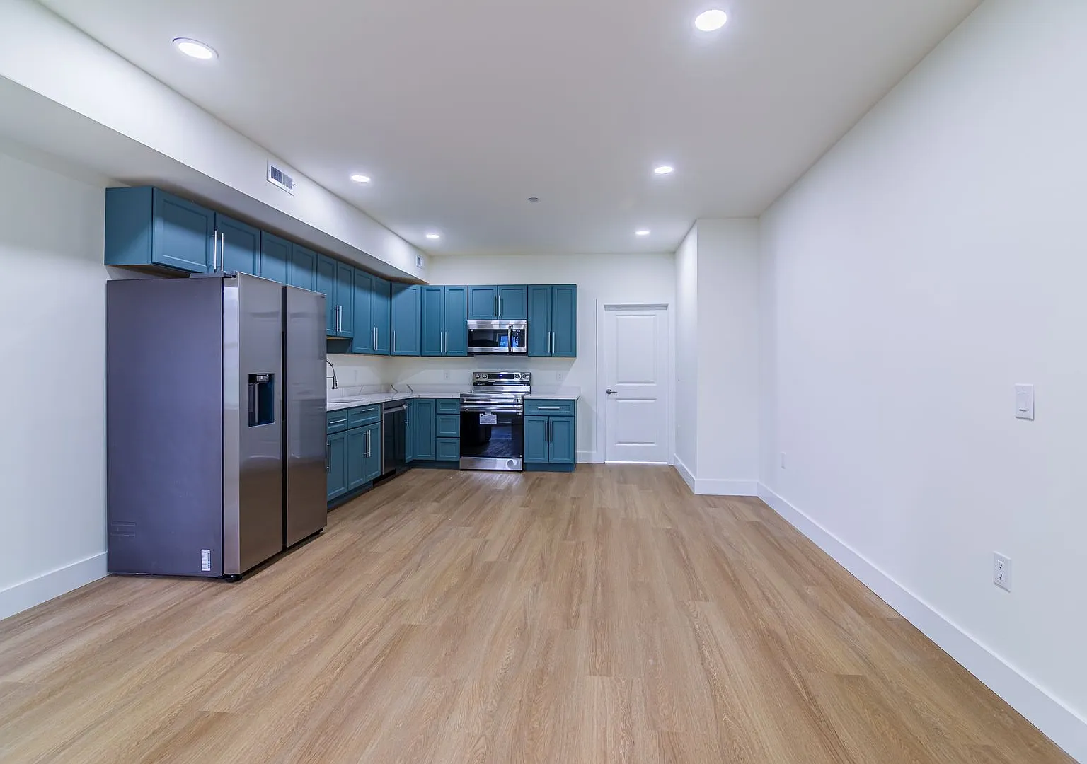 3956 Parrish St — Photo 1