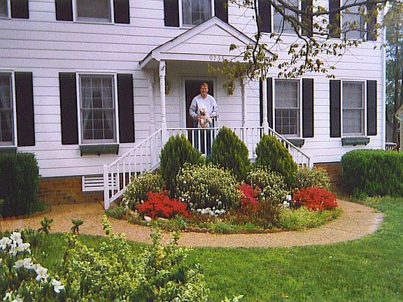 Front of house in Springtime (before I planted the windowboxes)