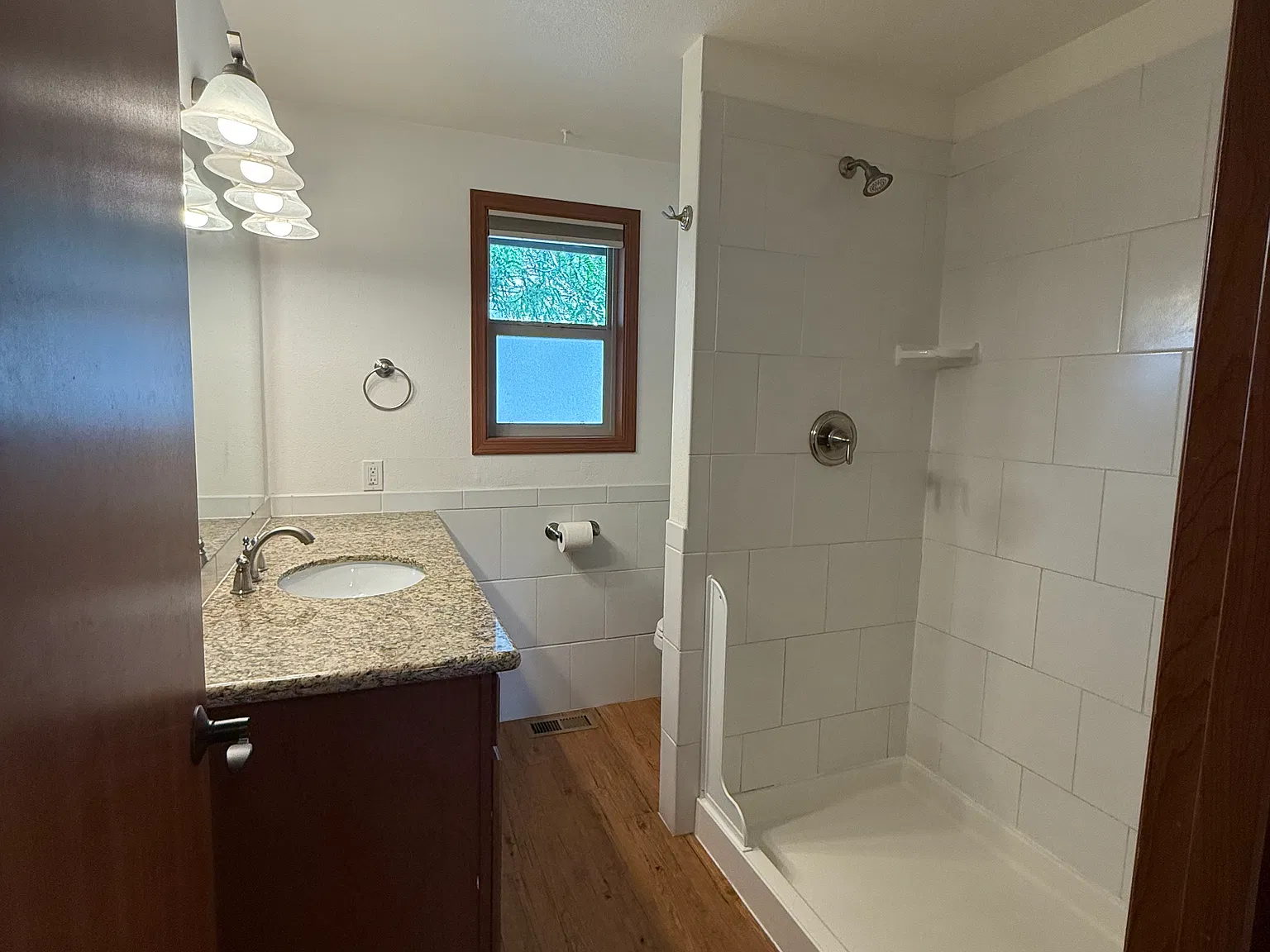 2 bed, 900 sqft, $2,000 — Photo 3